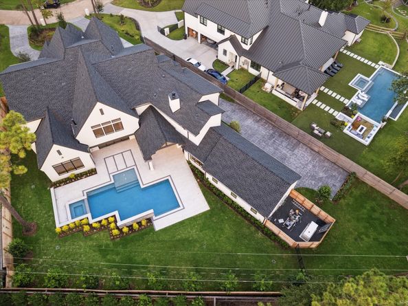 205 Fleetway Drive, Hunters Creek Village TX 77024