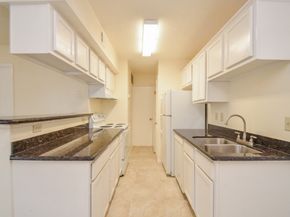 2750 Holly Hall Street 716, Houston TX 77054