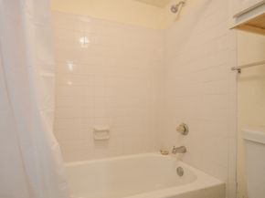 2750 Holly Hall Street 716, Houston TX 77054