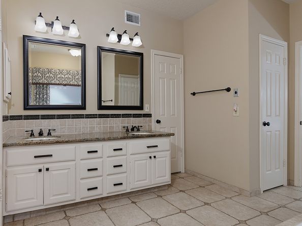 15 Amber Sky Place, The Woodlands TX 77381