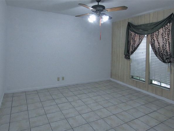 4002 Charriton Drive, Houston TX 77039
