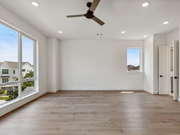 4705 Gibson Street, Houston TX 77007