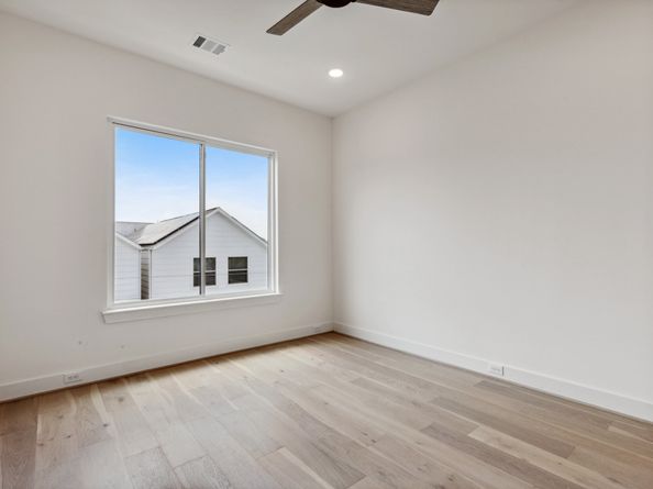 4705 Gibson Street, Houston TX 77007