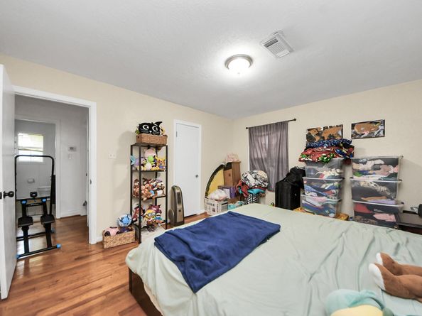 8607 Glenlea Street, Houston TX 77061
