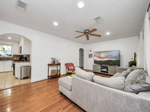 8607 Glenlea Street, Houston TX 77061