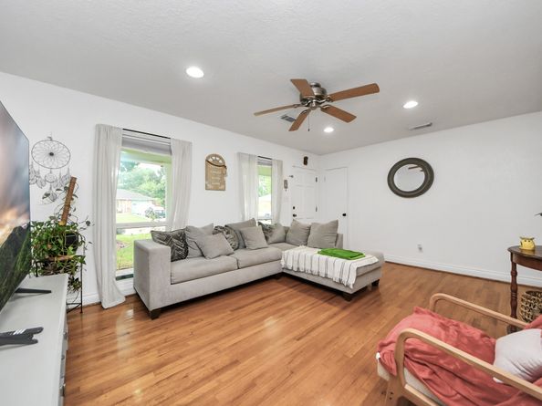 8607 Glenlea Street, Houston TX 77061