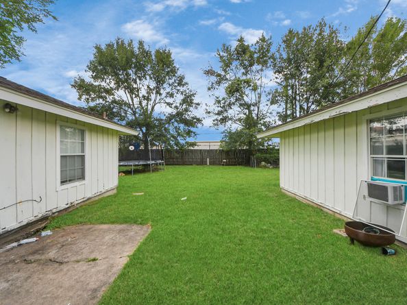8607 Glenlea Street, Houston TX 77061