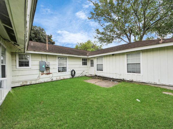 8607 Glenlea Street, Houston TX 77061
