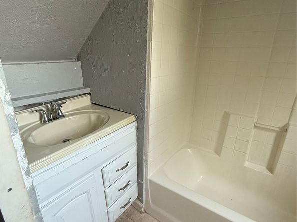 8412 Peekskill Lane, Houston TX 77075