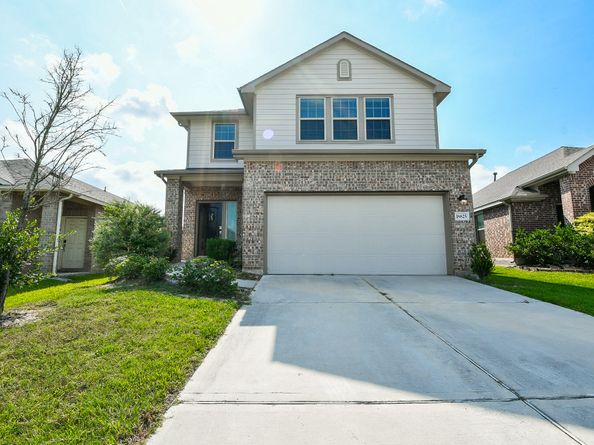 18825 Amaro Hills Drive, New Caney TX 77357