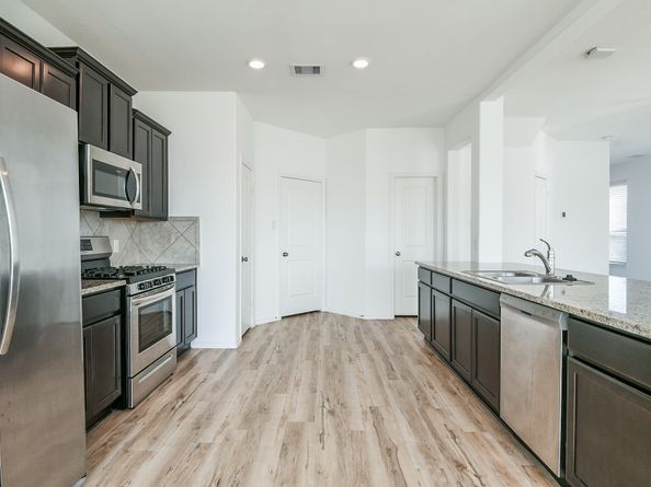 18825 Amaro Hills Drive, New Caney TX 77357