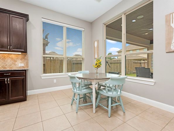 9030 Lacombe Lane, Tomball TX 77375