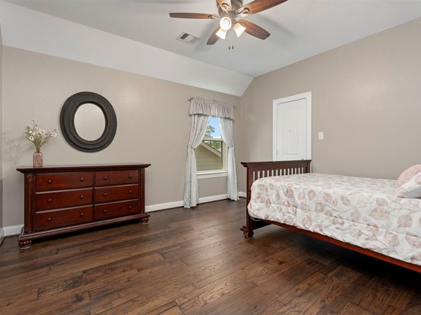 9030 Lacombe Lane, Tomball TX 77375