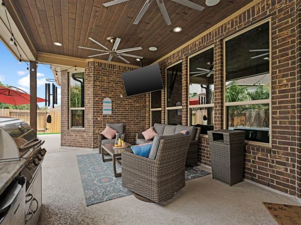 9030 Lacombe Lane, Tomball TX 77375