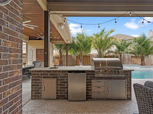 9030 Lacombe Lane, Tomball TX 77375