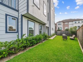 1318 Reinerman Street, Houston TX 77007