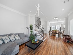 1318 Reinerman Street, Houston TX 77007