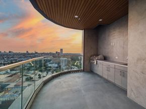 1711 Allen Parkway 2403, Houston TX 77019