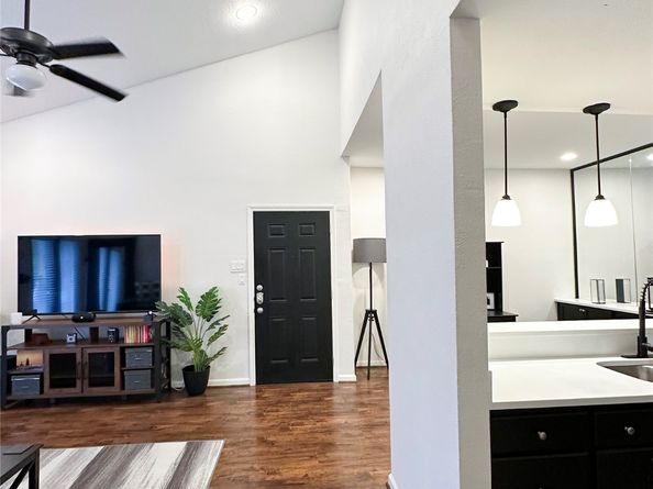 8601 Park Lane 735, Dallas TX 75231