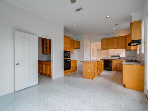 5425 Loch Lomond Drive, Houston TX 77096
