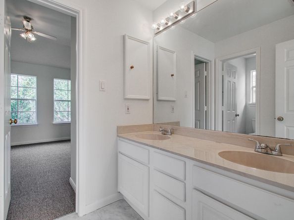 5425 Loch Lomond Drive, Houston TX 77096
