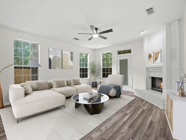 31 Trailhead Place, The Woodlands TX 77381