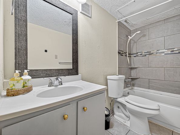 8360 Jorine Drive 8360, Houston TX 77036