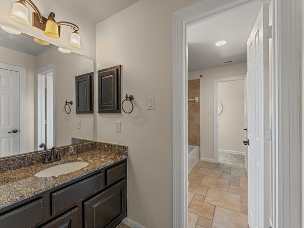 7 N Beech Springs Circle, Spring TX 77389