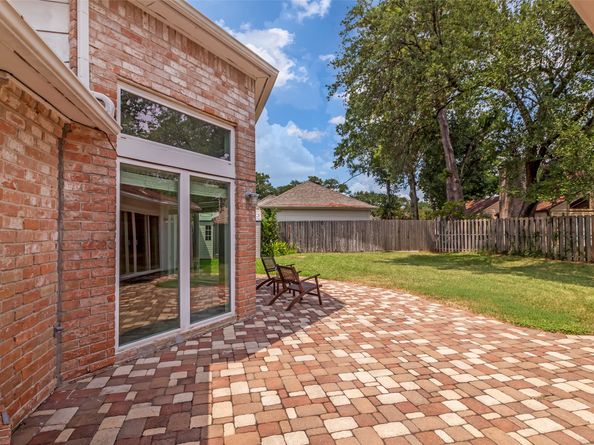 1619 Fall Valley Drive, Houston TX 77077