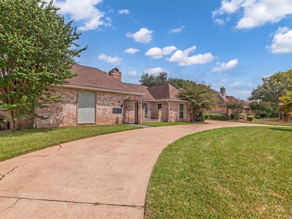 1619 Fall Valley Drive, Houston TX 77077