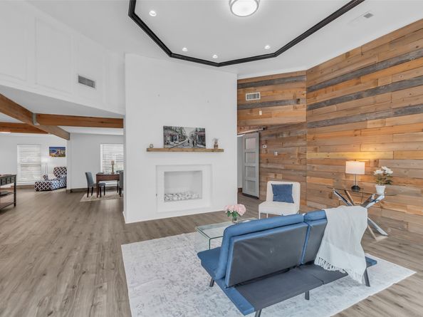 1619 Fall Valley Drive, Houston TX 77077