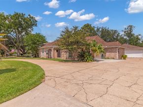 1619 Fall Valley Drive, Houston TX 77077