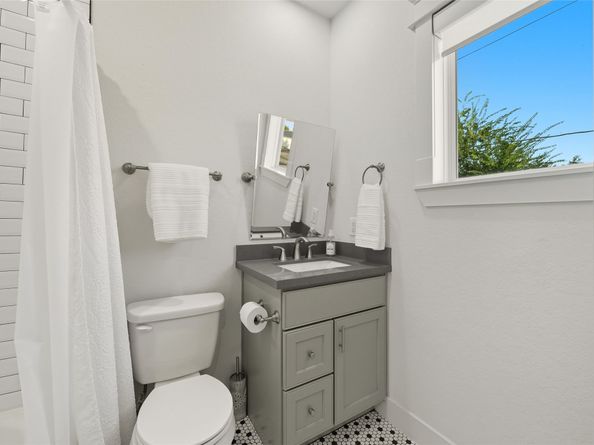521 W 23rd Street, Houston TX 77008