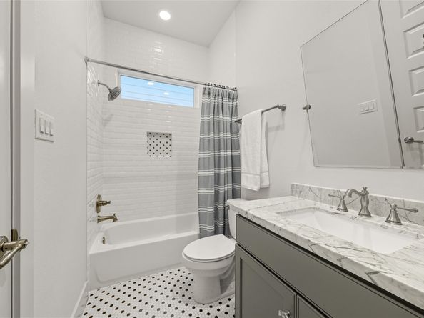 521 W 23rd Street, Houston TX 77008