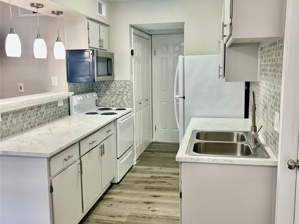 12660 Ashford Point Drive 608, Houston TX 77082