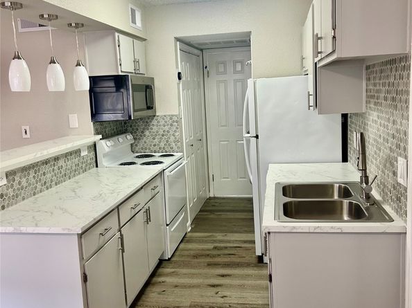 12660 Ashford Point Drive 608, Houston TX 77082