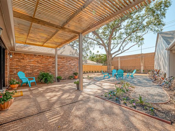 3539 Woodvalley Drive, Houston TX 77025