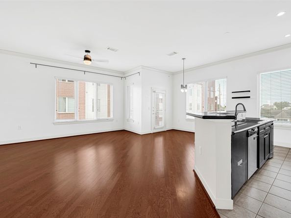 1900 Genesee Street 310, Houston TX 77006