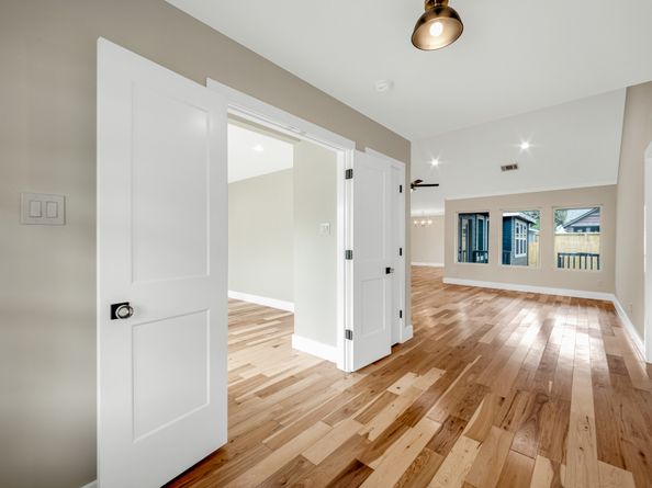 403 Moody Street, Houston TX 77009