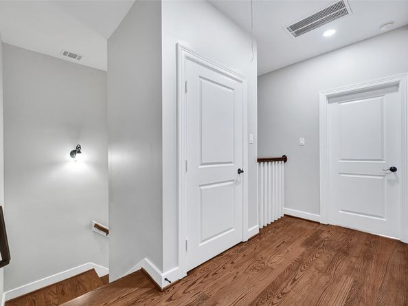 194 W Breezy Way, The Woodlands TX 77380