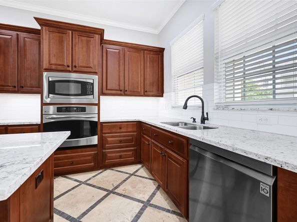 194 W Breezy Way, The Woodlands TX 77380