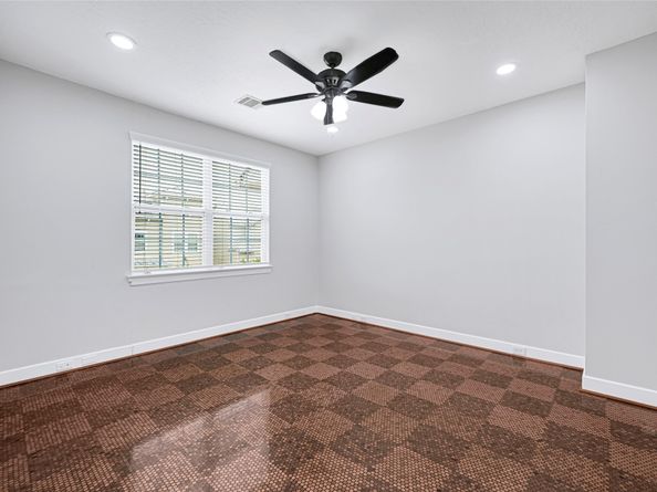 194 W Breezy Way, The Woodlands TX 77380