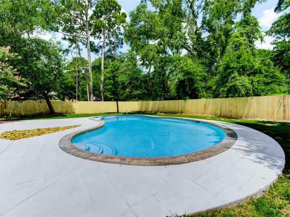 1904 Nursery Road, The Woodlands TX 77380