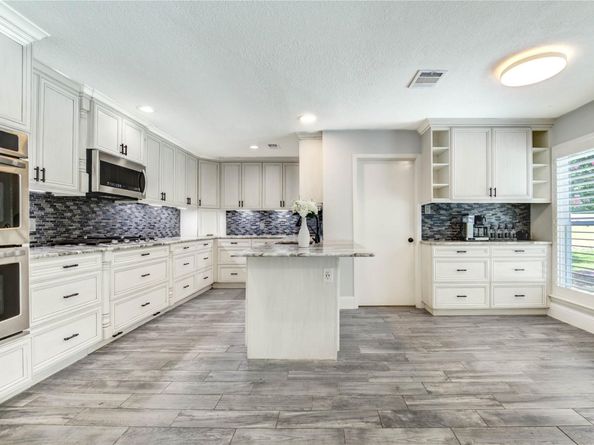 1904 Nursery Road, The Woodlands TX 77380