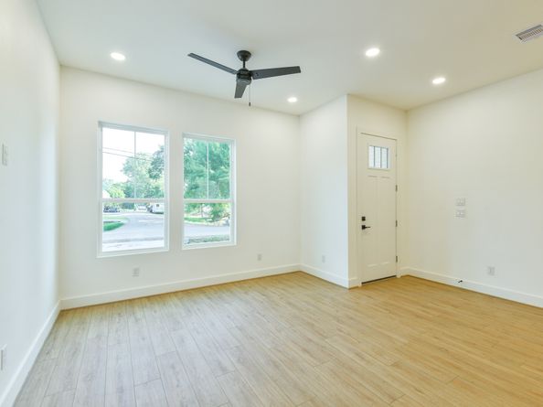 164 Wallace Street, Houston TX 77022