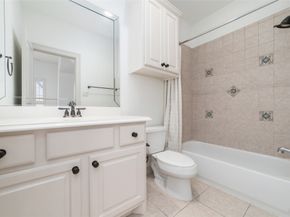 2822 Stuart Manor, Houston TX 77082