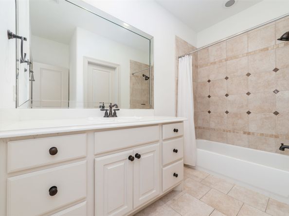 2822 Stuart Manor, Houston TX 77082