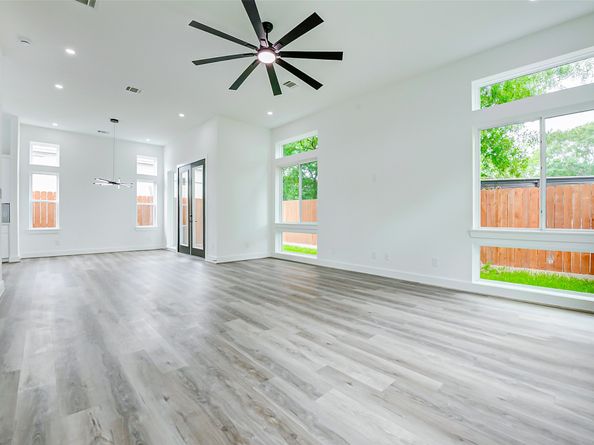 1913 Hoskins Drive G, Houston TX 77080