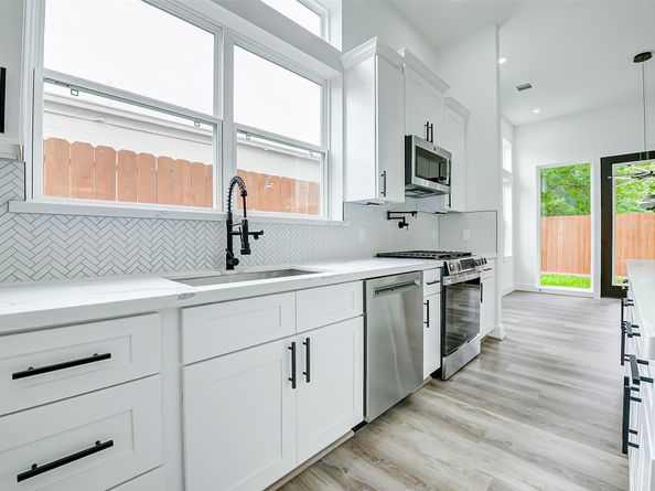 1913 Hoskins Drive G, Houston TX 77080