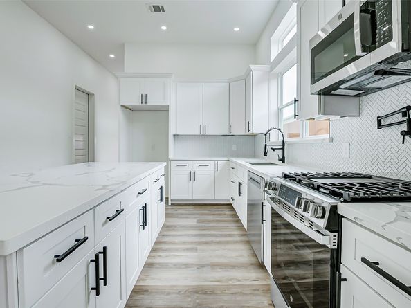 1913 Hoskins Drive G, Houston TX 77080